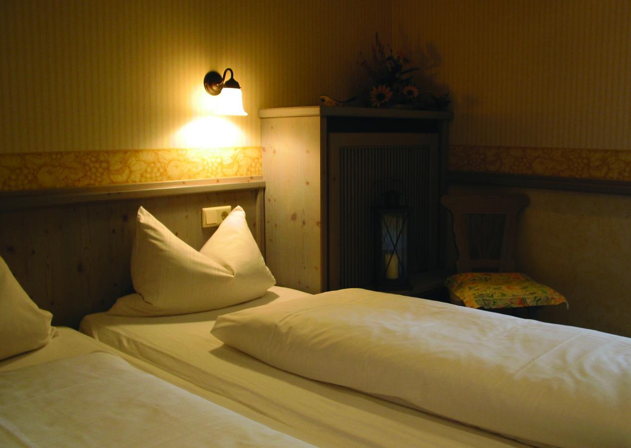 Gasthof & Hotel Goldene Krone Iphofen Eksteriør billede